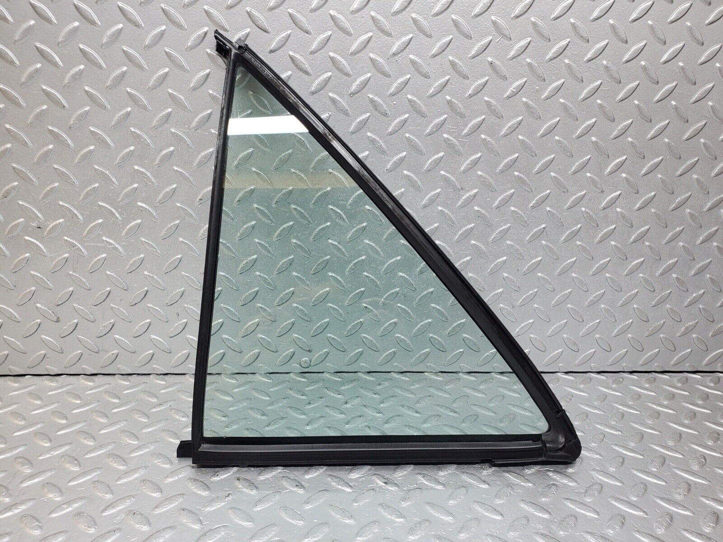 44635 Mercedes-Benz W124 220E Rear Left Quarter Window Glass 1247350524