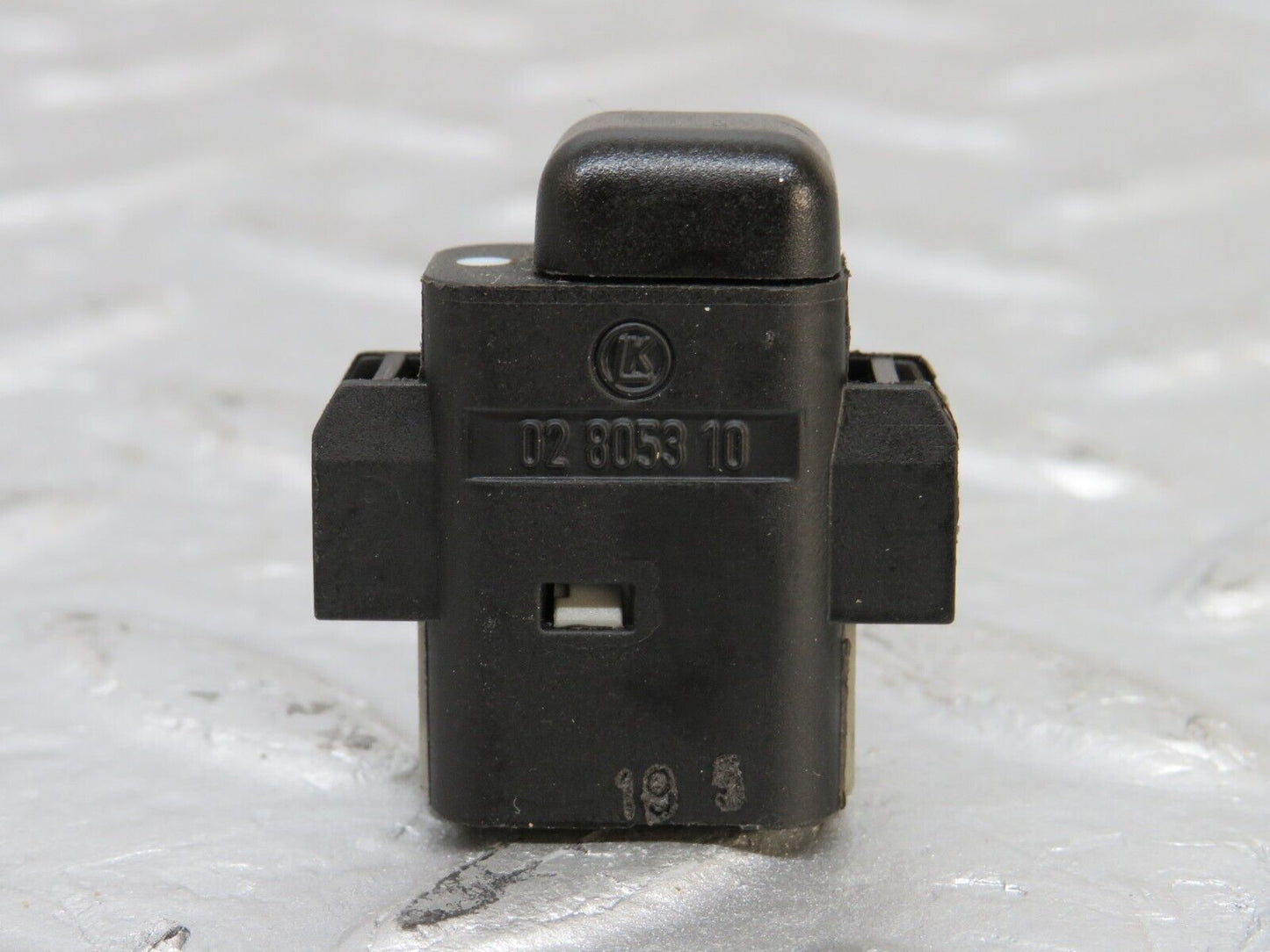 33318 Mercedes-Benz W202 C180 Child Lock Control Switch 1408205810