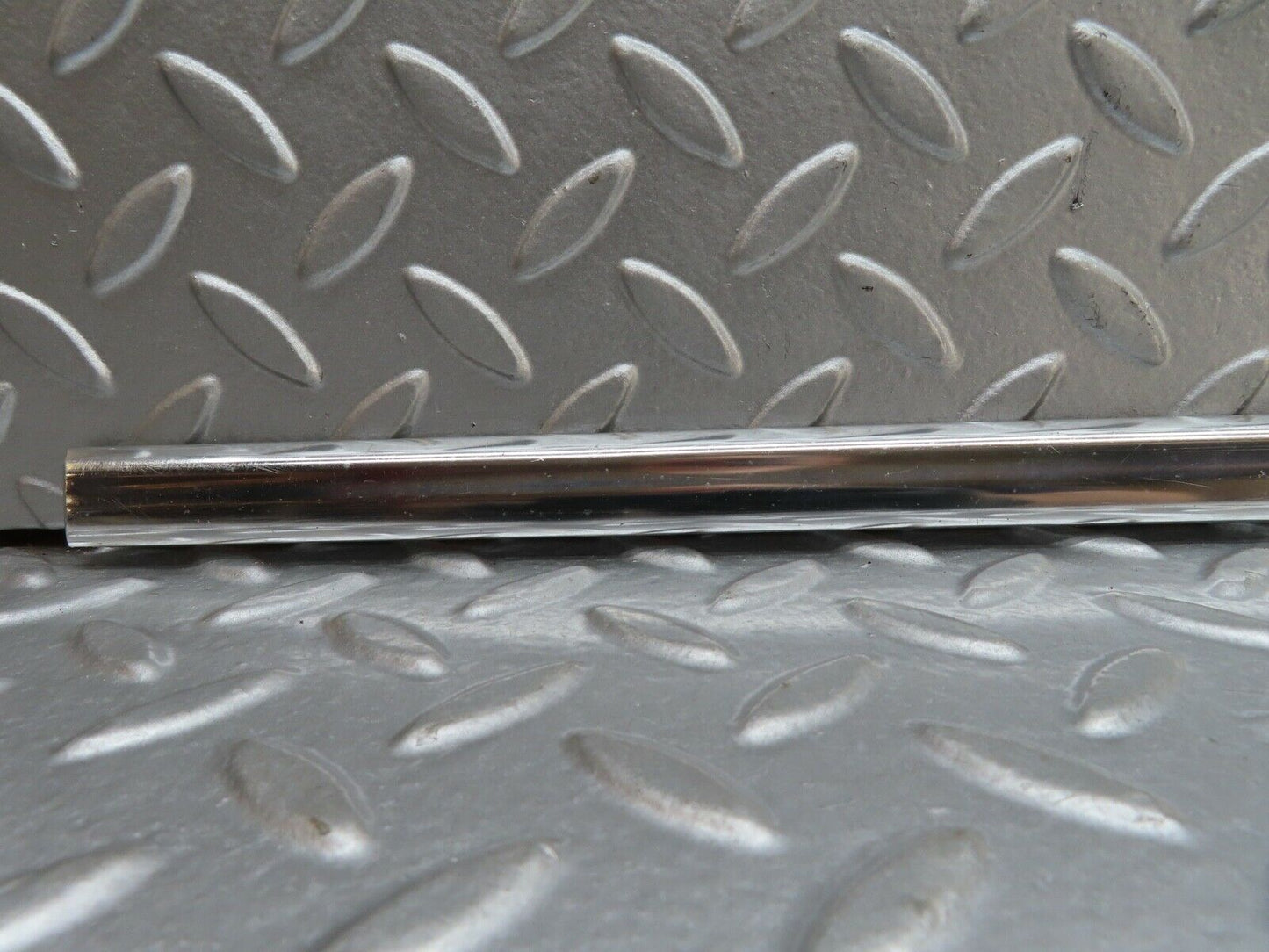 19126 Mercedes-Benz W123 300D Rear Left Door Chrome Moulding Trim