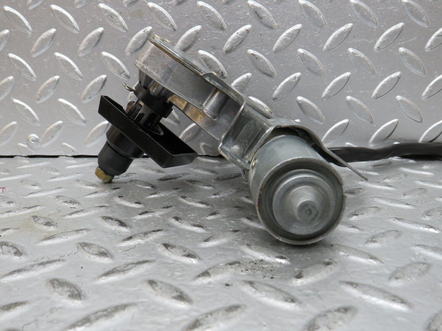 27661 Mercedes-Benz S124 300TE Wagon Rear Wiper Motor Bosch 1248201242