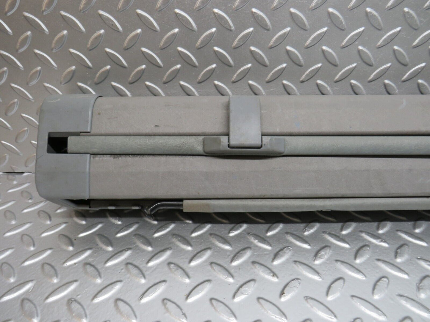31499 Mercedes-Benz S124 220TE Wagon Trunk Roll Compartment Cover