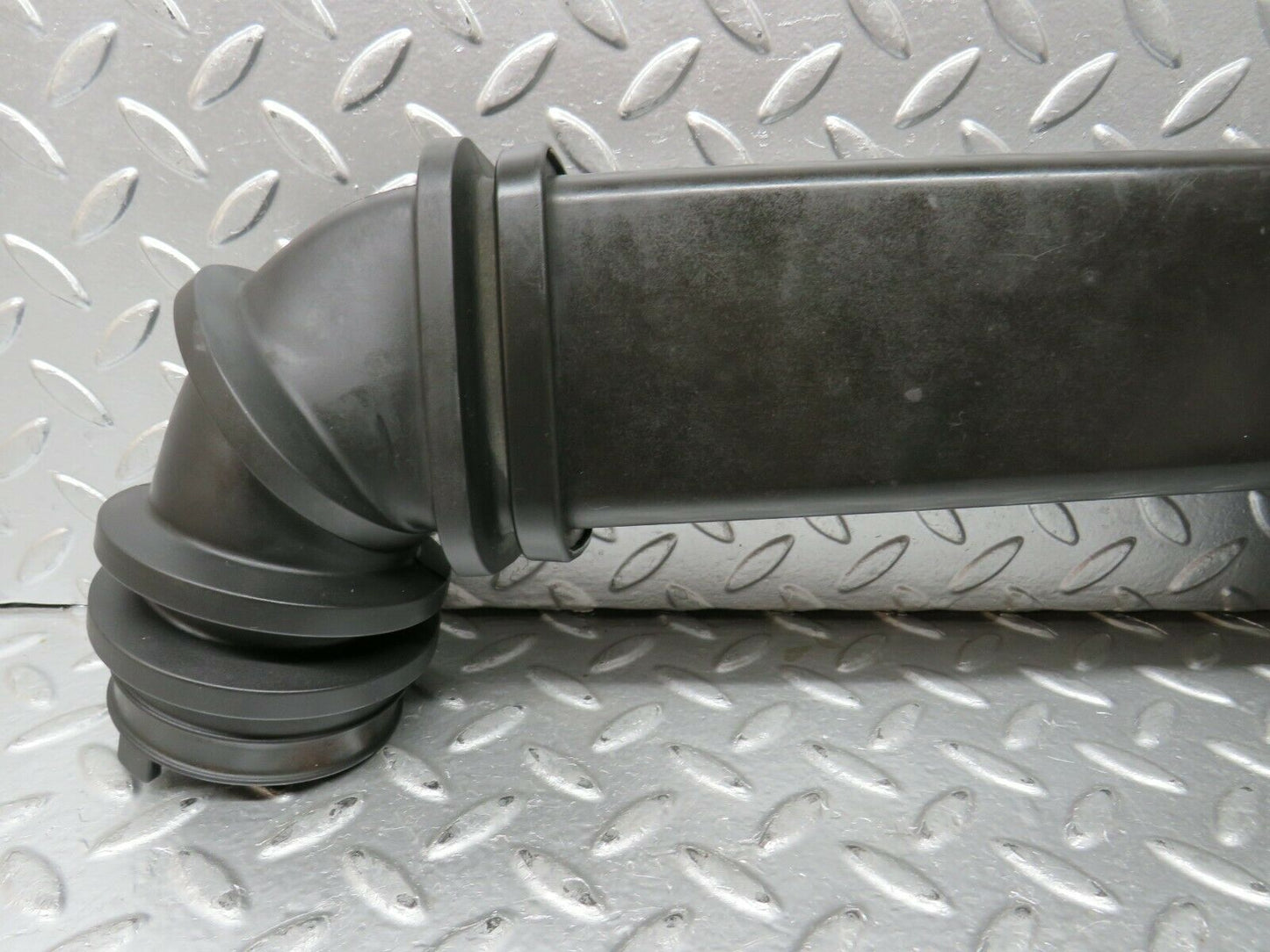 24268 Mercedes-Benz S124 220TE Wagon Air Intake Pipe 1111400012