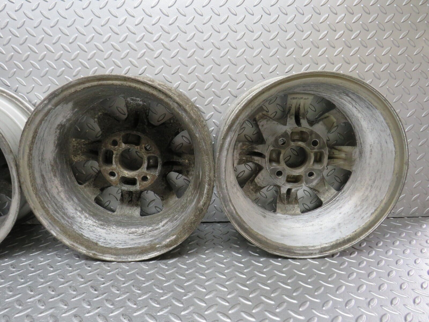 30197 Porsche 924 Alloy Wheel Set 6Jx14H2 477601031