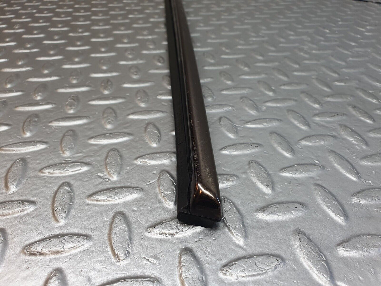 42610 Mercedes-Benz R129 320SL Coupe Trunk Lid Handle Trim 1297580396