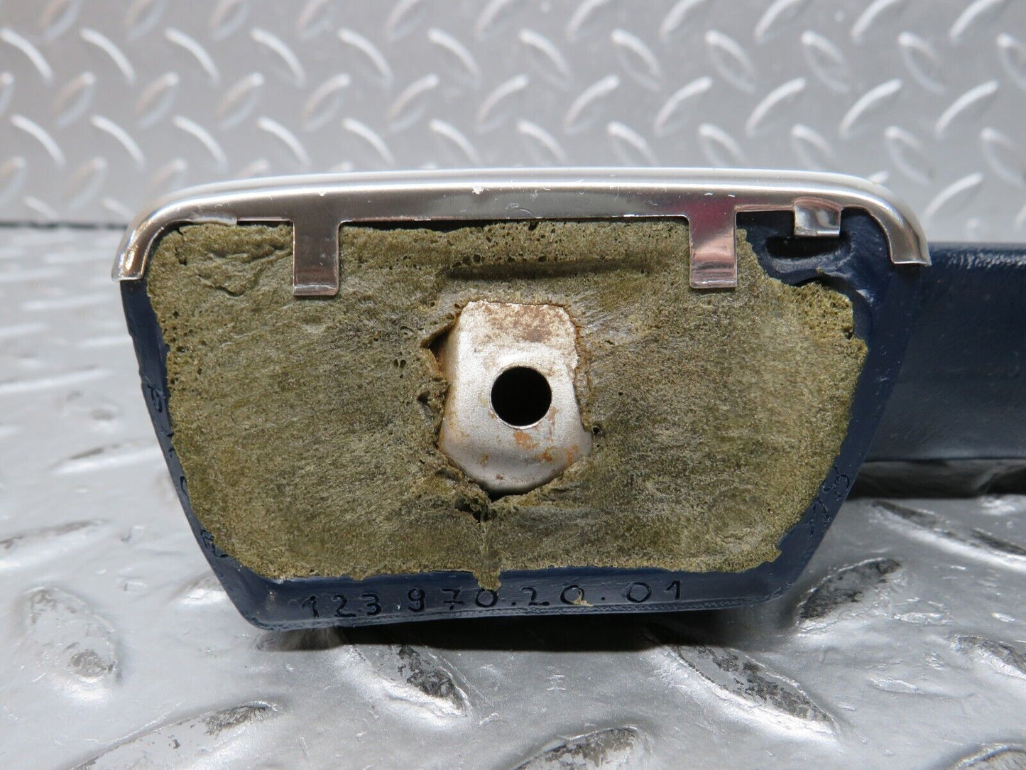 31980 Mercedes-Benz W123 230E Front Right Interior Door Handle 1239702001
