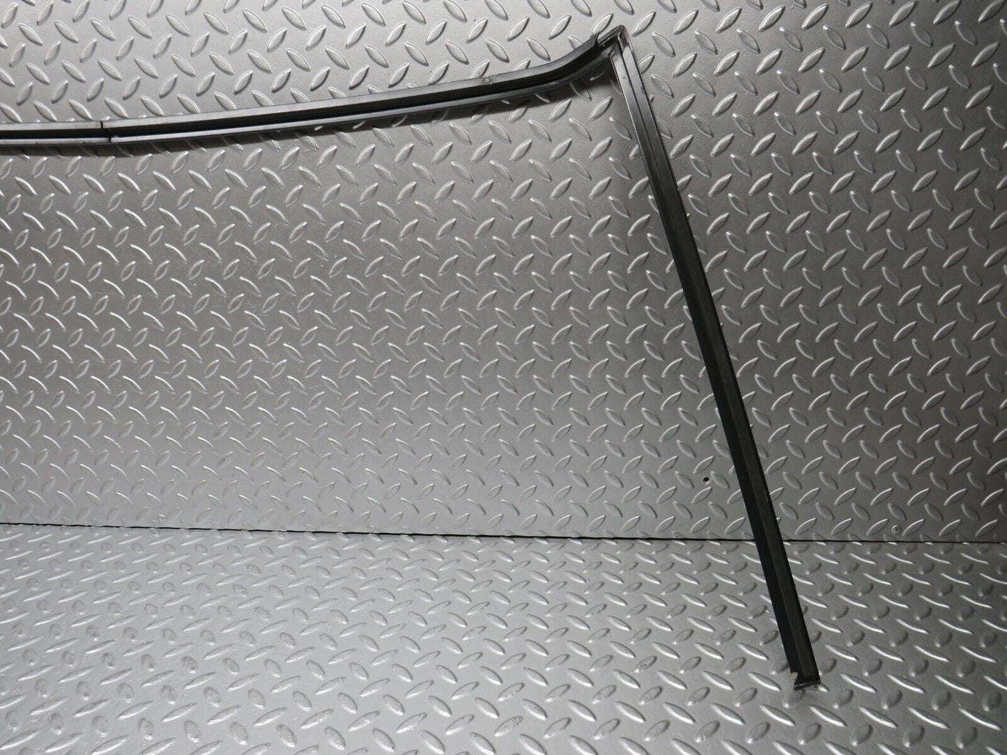 30738 Mercedes-Benz W201 190E Rear Windscreen Frame