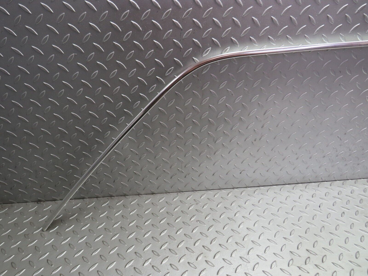 36324 Mercedes-Benz W126 420SE Roof Chrome Trim Right Side
