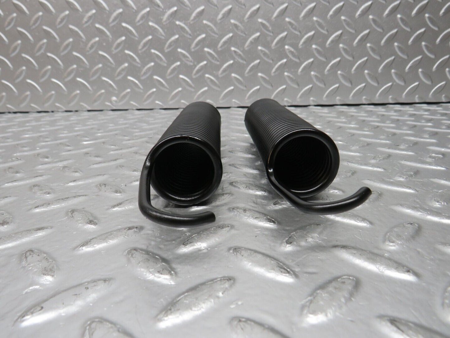 31117 Mercedes-Benz W123 200D Trunk Hinge Spring Pair