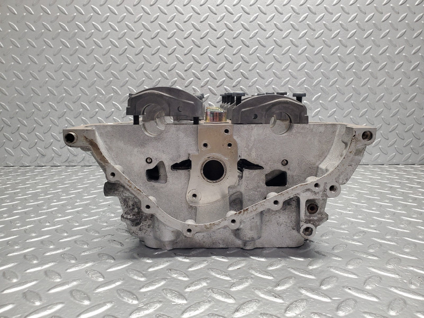 W124 Wagon cylinder head used OEM
