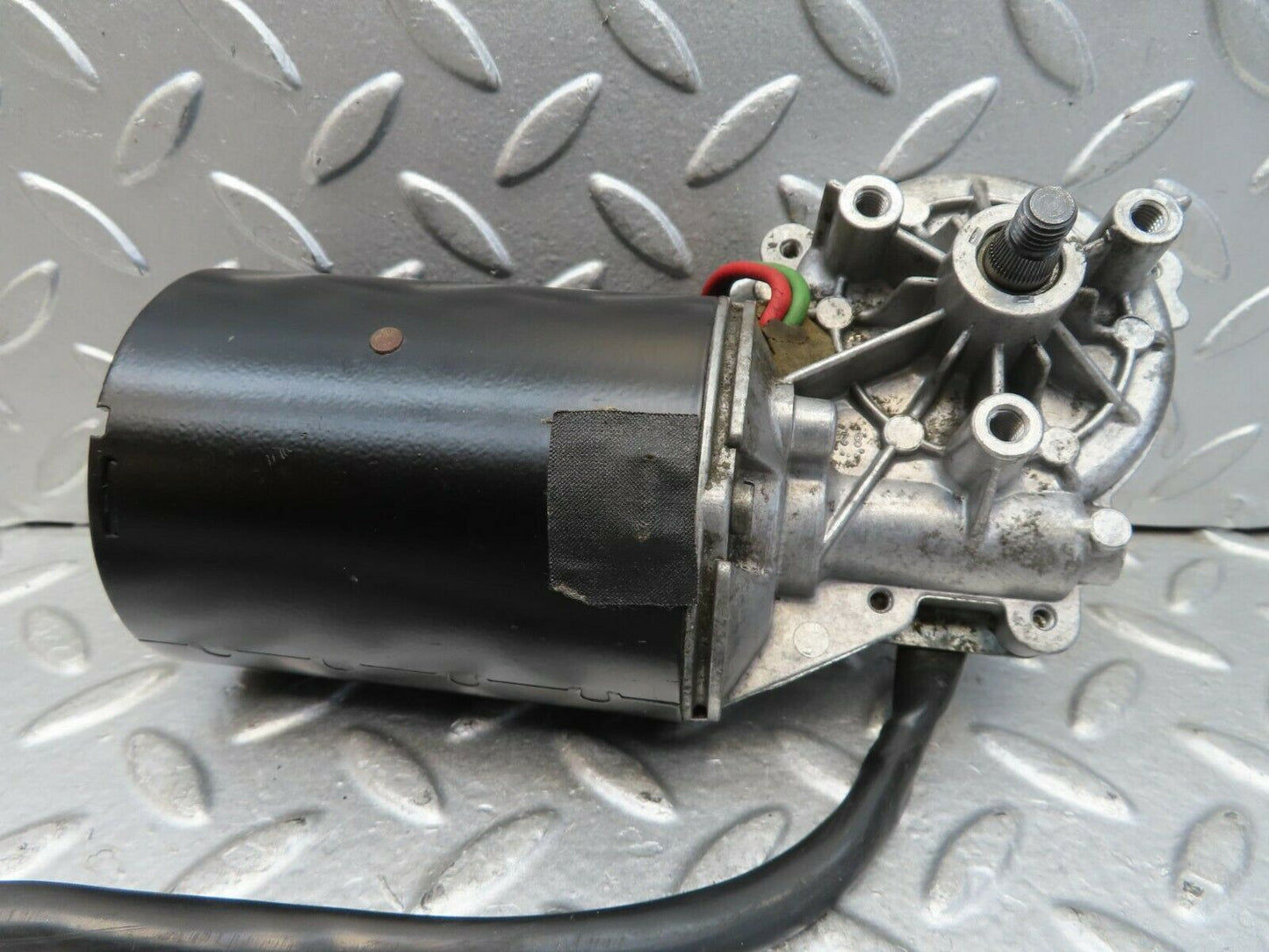 15475 Mercedes-Benz W123 230E Wiper Motor Bosch 0390341077