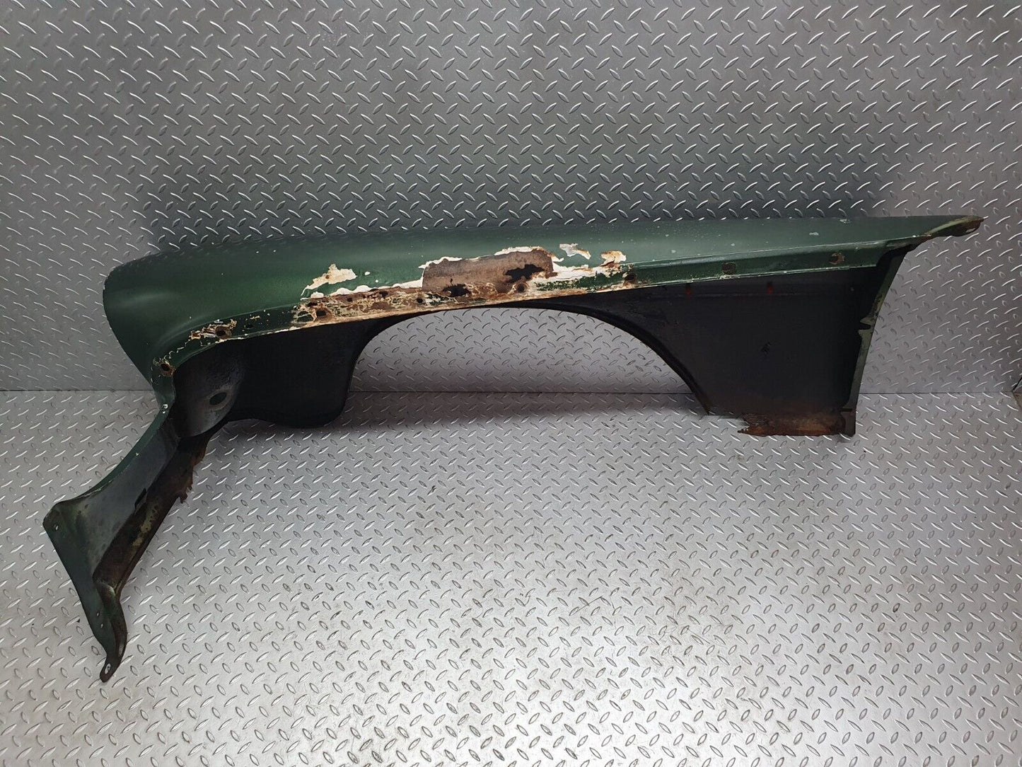 43424 Mercedes-Benz W108 280SE Front Right Wing Fender