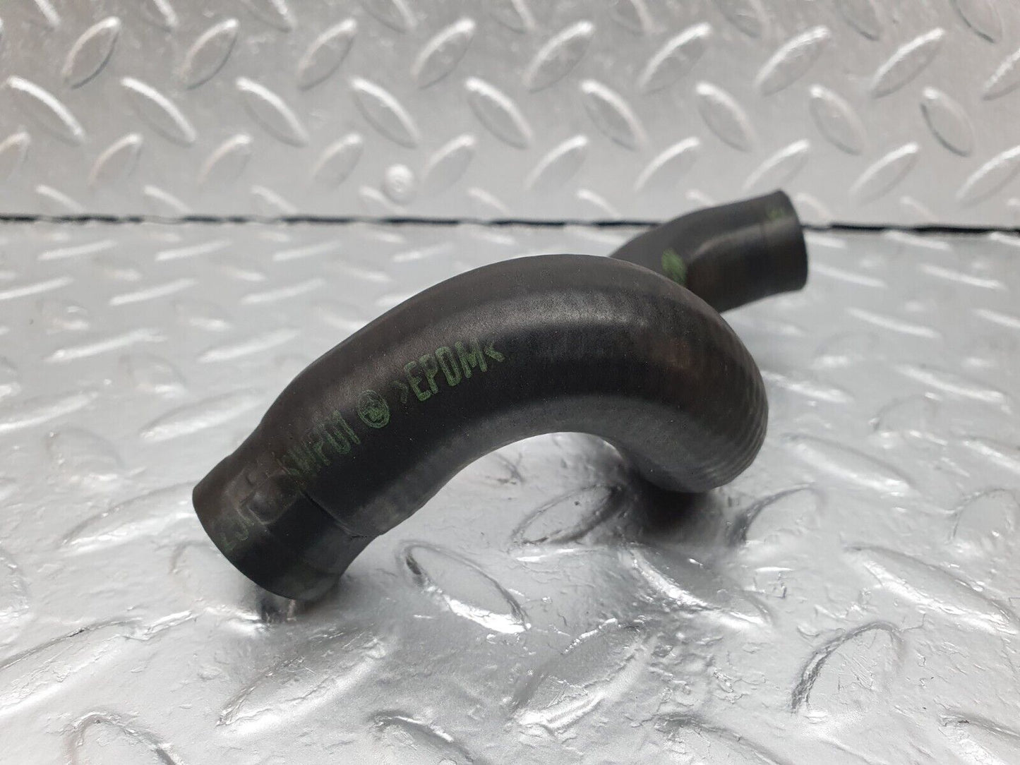 42069 Mercedes-Benz W202 C200 Water Hose Pipe 2028325094 2108320594