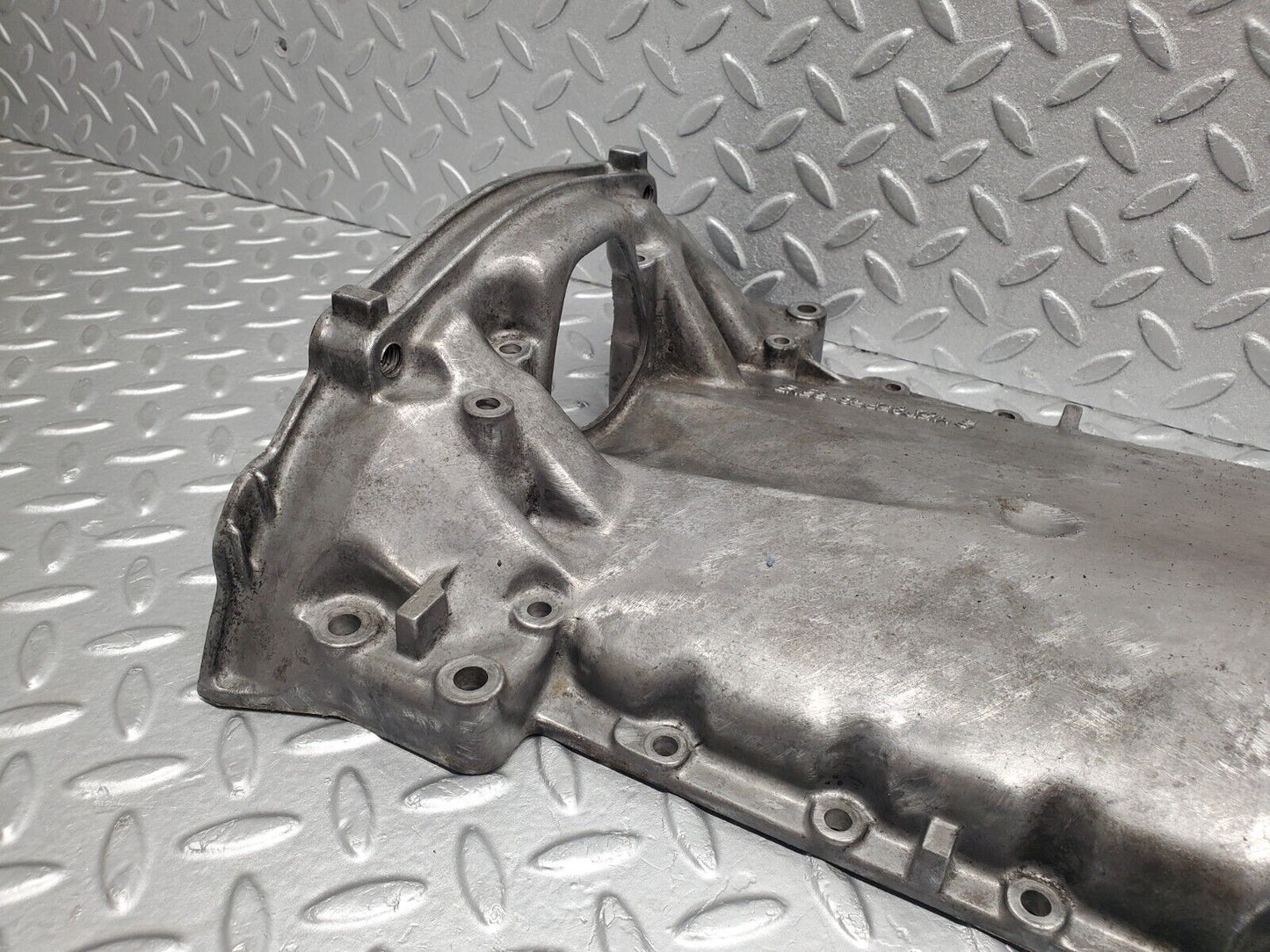 46231 Mercedes-Benz W124 280E Oil Pan Oil Sump 1040141202