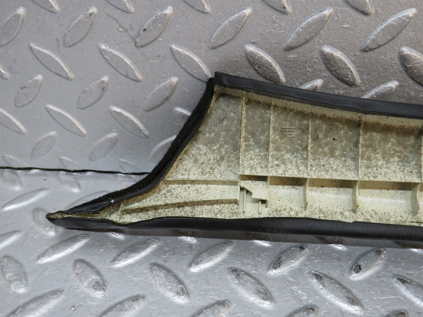 37971 Mercedes-Benz A124 320E Cabriolet A Pillar Cover Right Side Black