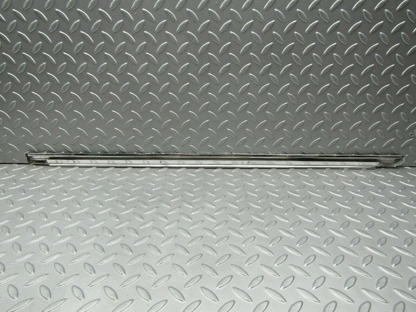 3317 Mercedes-Benz W108 280SE Front Left Door Chrome Moulding Trim