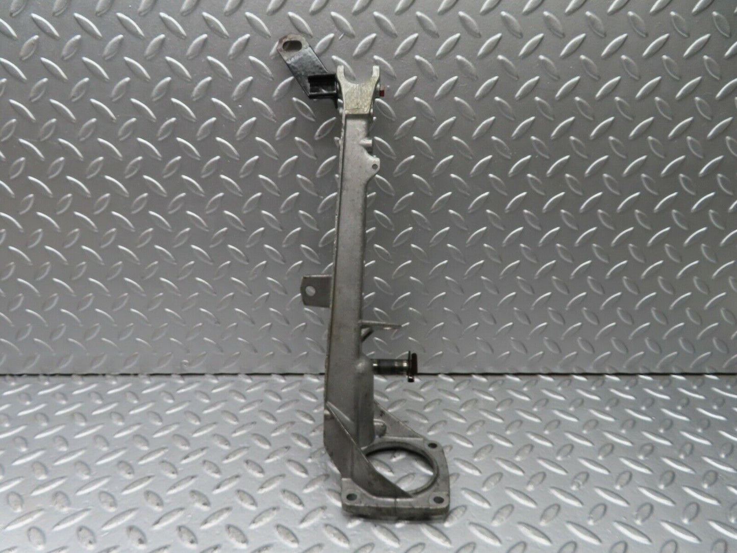 20337 Mercedes-Benz W114 280CE Coupe Brake Pedal Bracket 1152940701