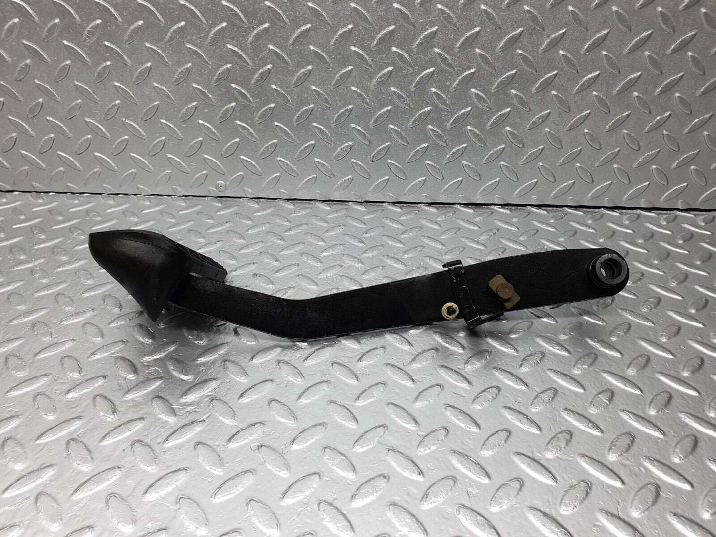 41967 Mercedes-Benz W202 C200 Brake Pedal With Rubber 1232910082