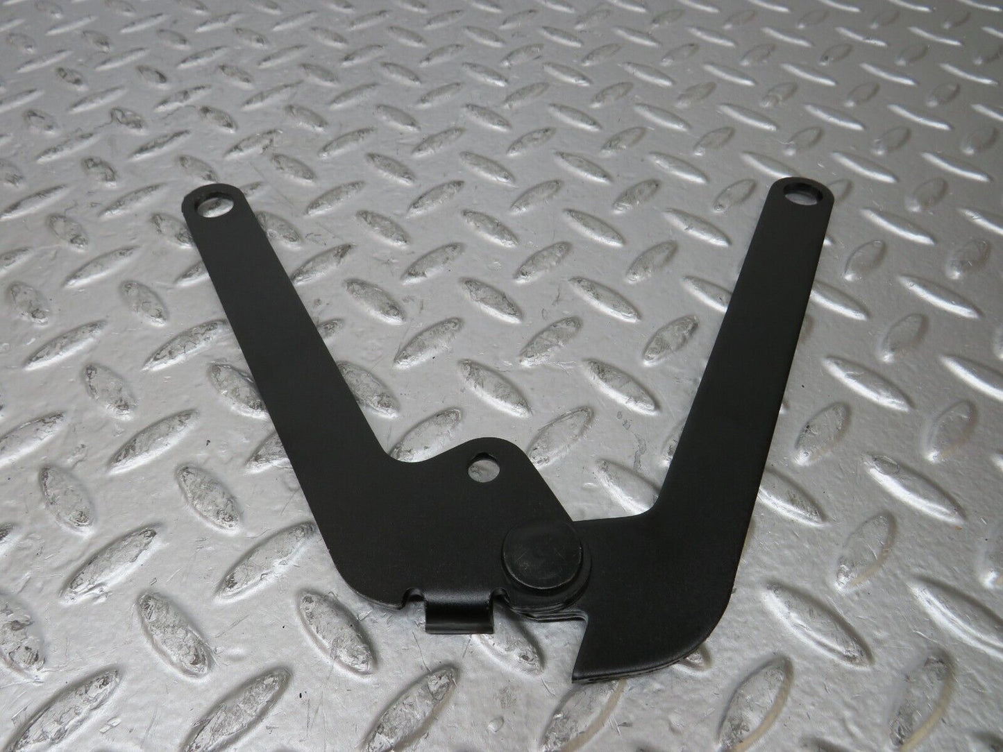 26282 Mercedes-Benz W116 450SE Bonnet Hinge Right Side