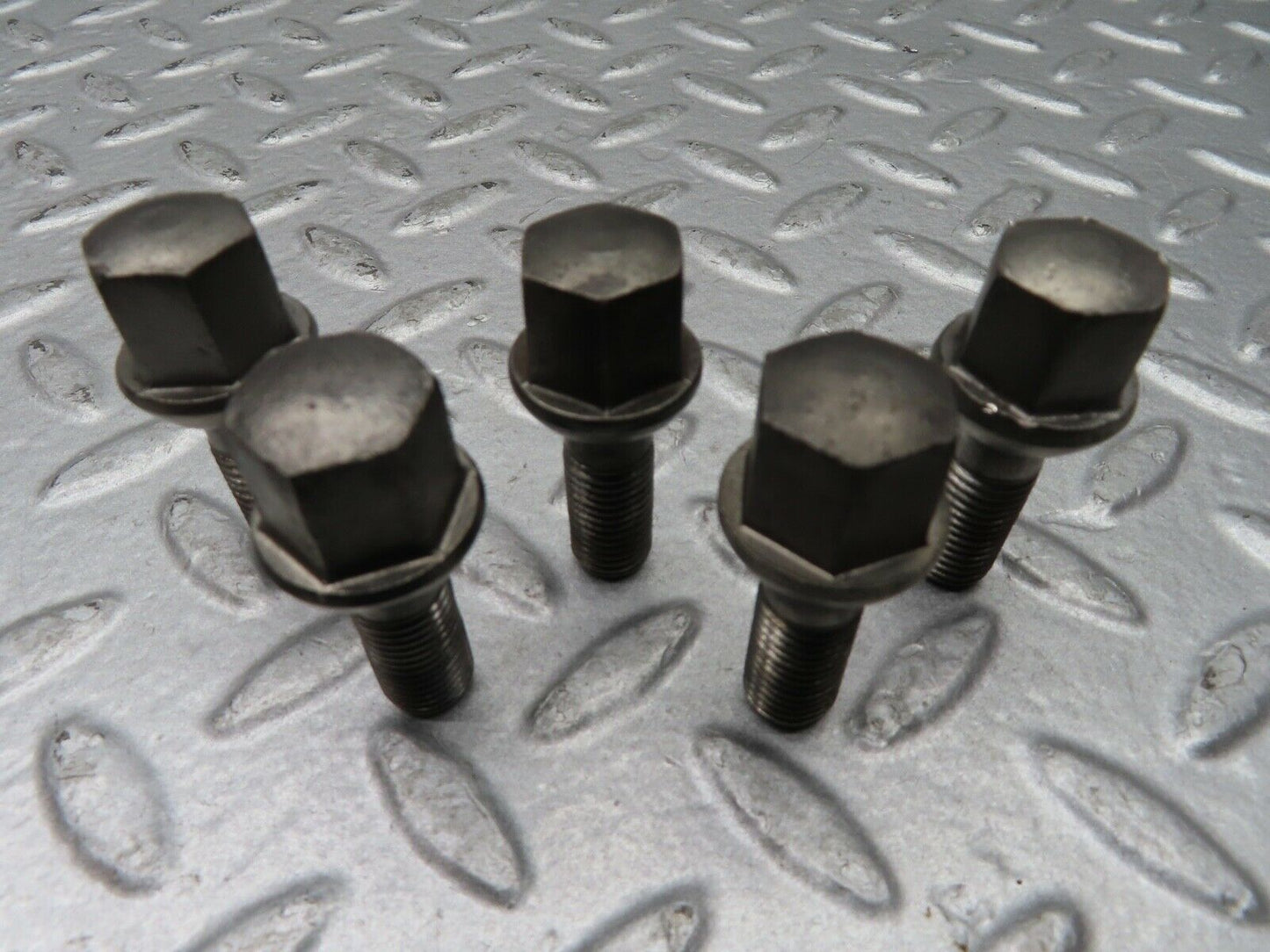 20532 Mercedes-Benz 5x Alloy Wheel Lug Bolt M12x1.5