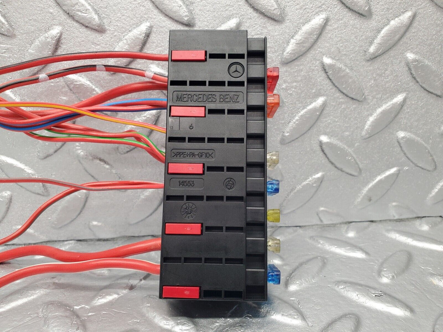 46908 Mercedes-Benz R129 320SL Coupe Fuse Box 0025450801