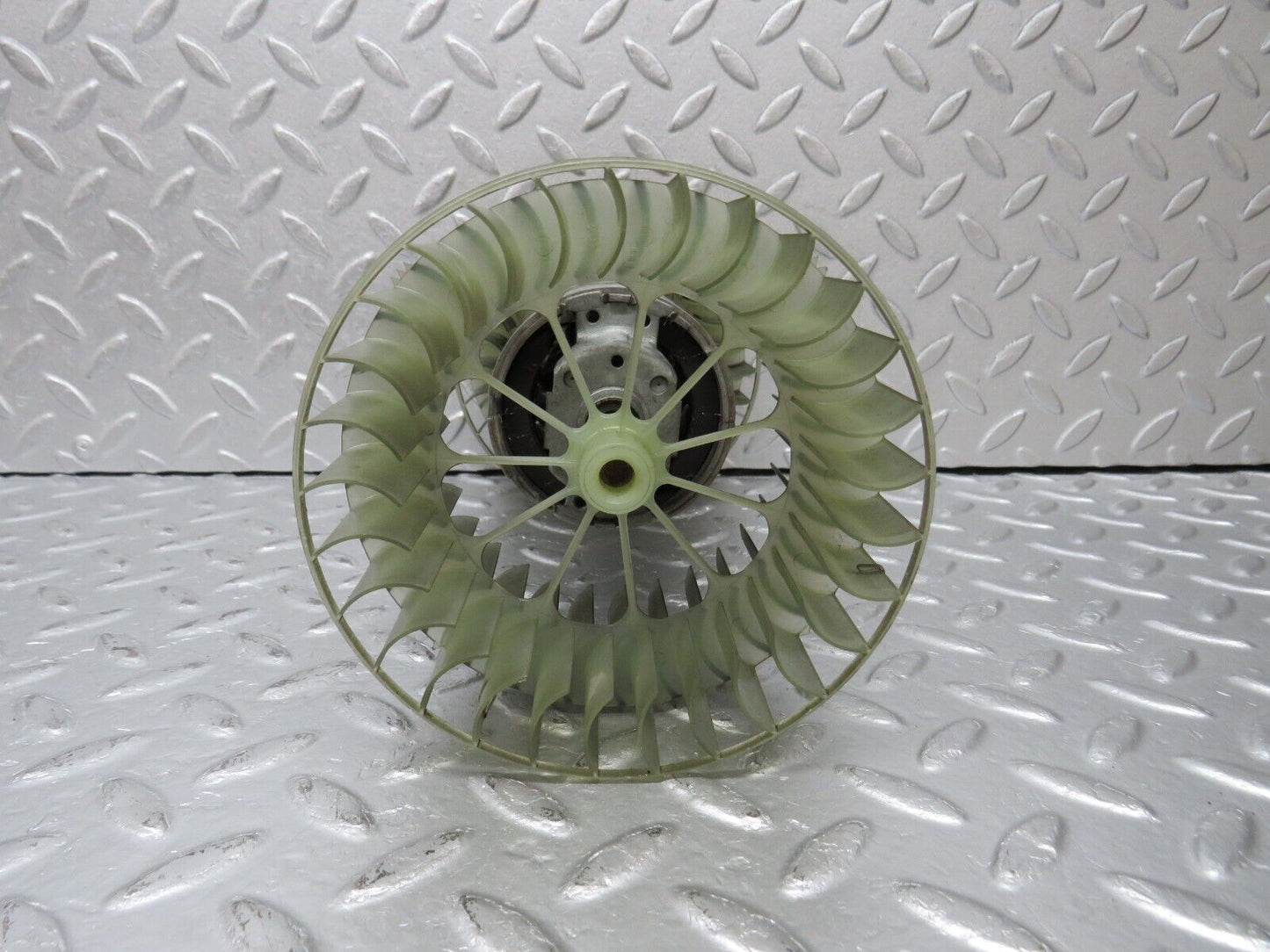 39499 Mercedes-Benz R129 320SL Coupe Heater Blower Motor Bosch 0130111023
