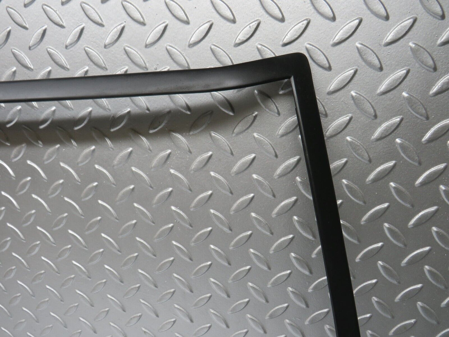 31867 Mercedes-Benz W201 190LE Rear Windscreen Frame