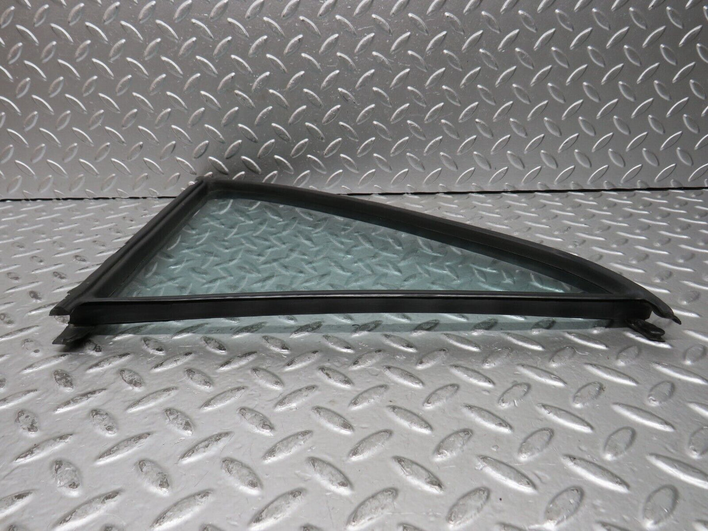 28857 Mercedes-Benz W123 230E Rear Right Quarter Window Glass 1237350224