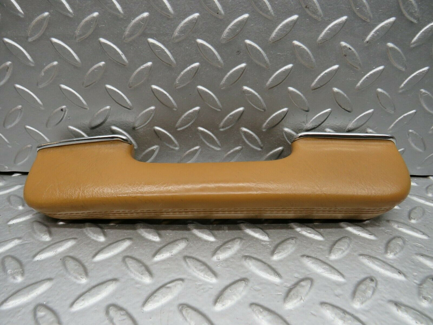 21965 Mercedes-Benz S123 280TE Door Handle Front Right Palomino 1239702001