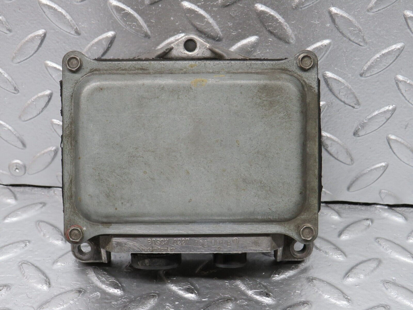 4957 Mercedes-Benz R107 350SL Coupe Ignition Control Unit Bosch 0227100001