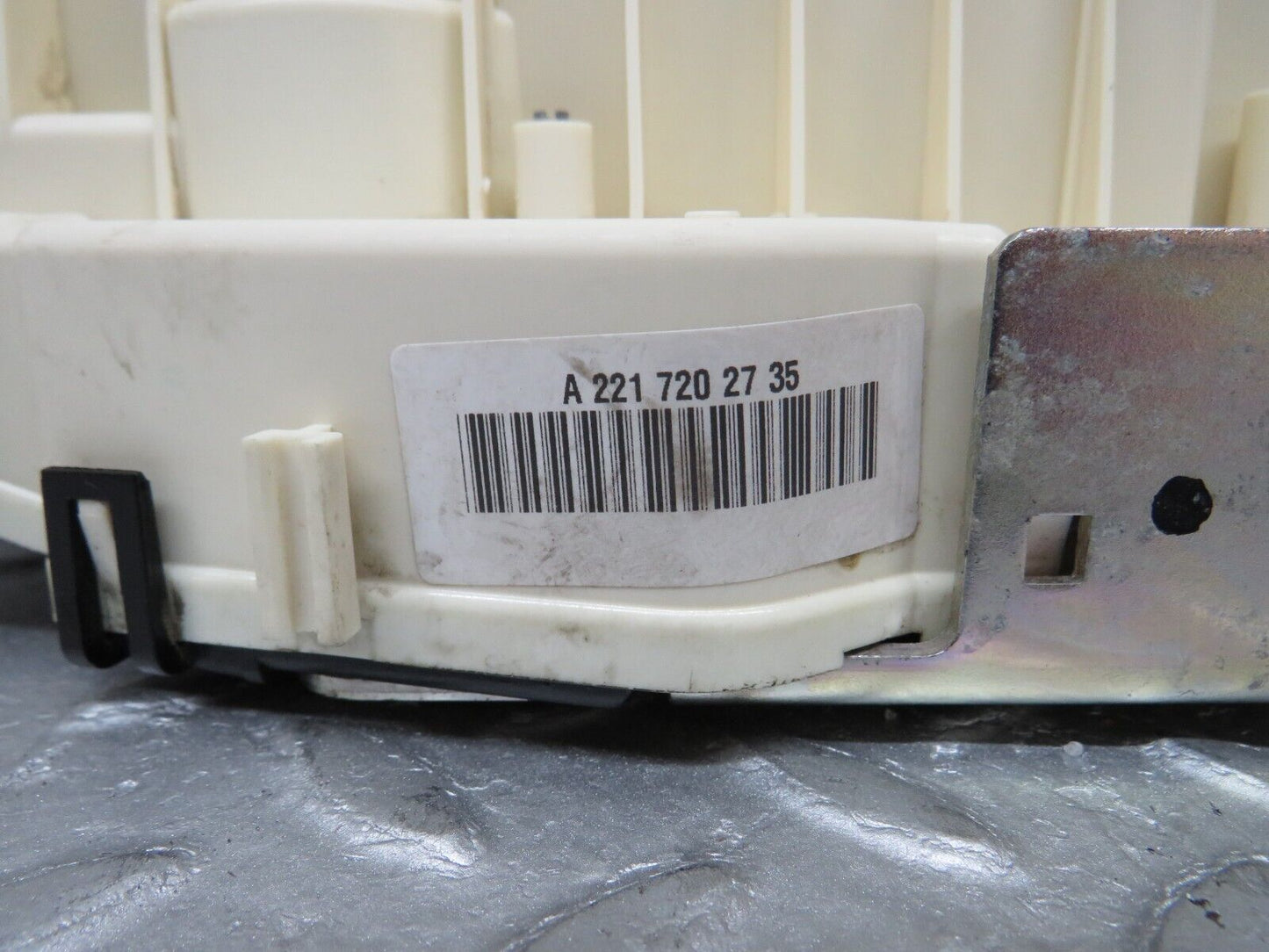 35234 Mercedes-Benz W221 Front Left Door Lock Mechanism 2217202735