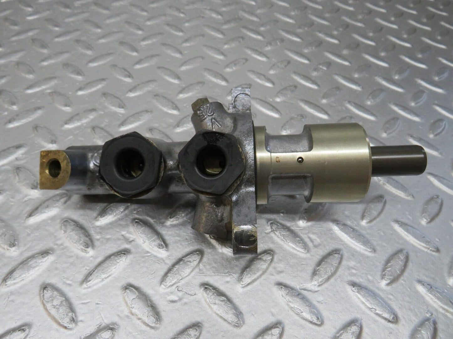37010 Mercedes-Benz C126 420SEC Coupe Brake Master Cylinder Girling