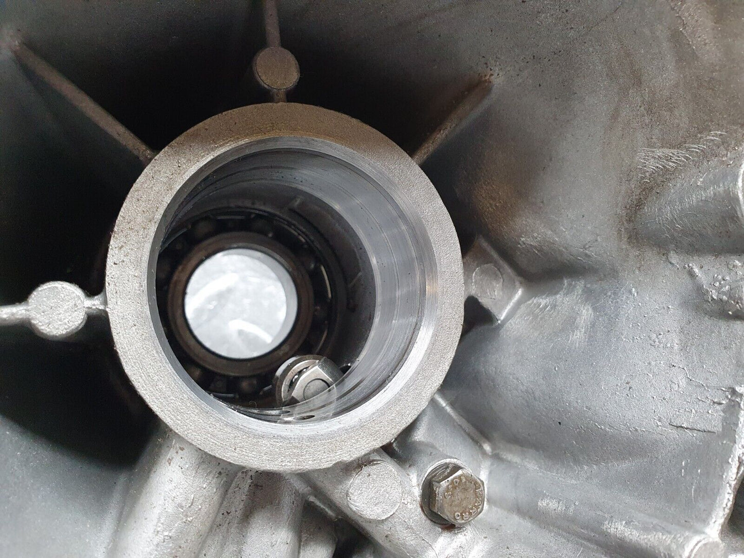 41320 Mercedes-Benz W123 300D Automatic Gearbox Rear Housing 722.118 1152709311