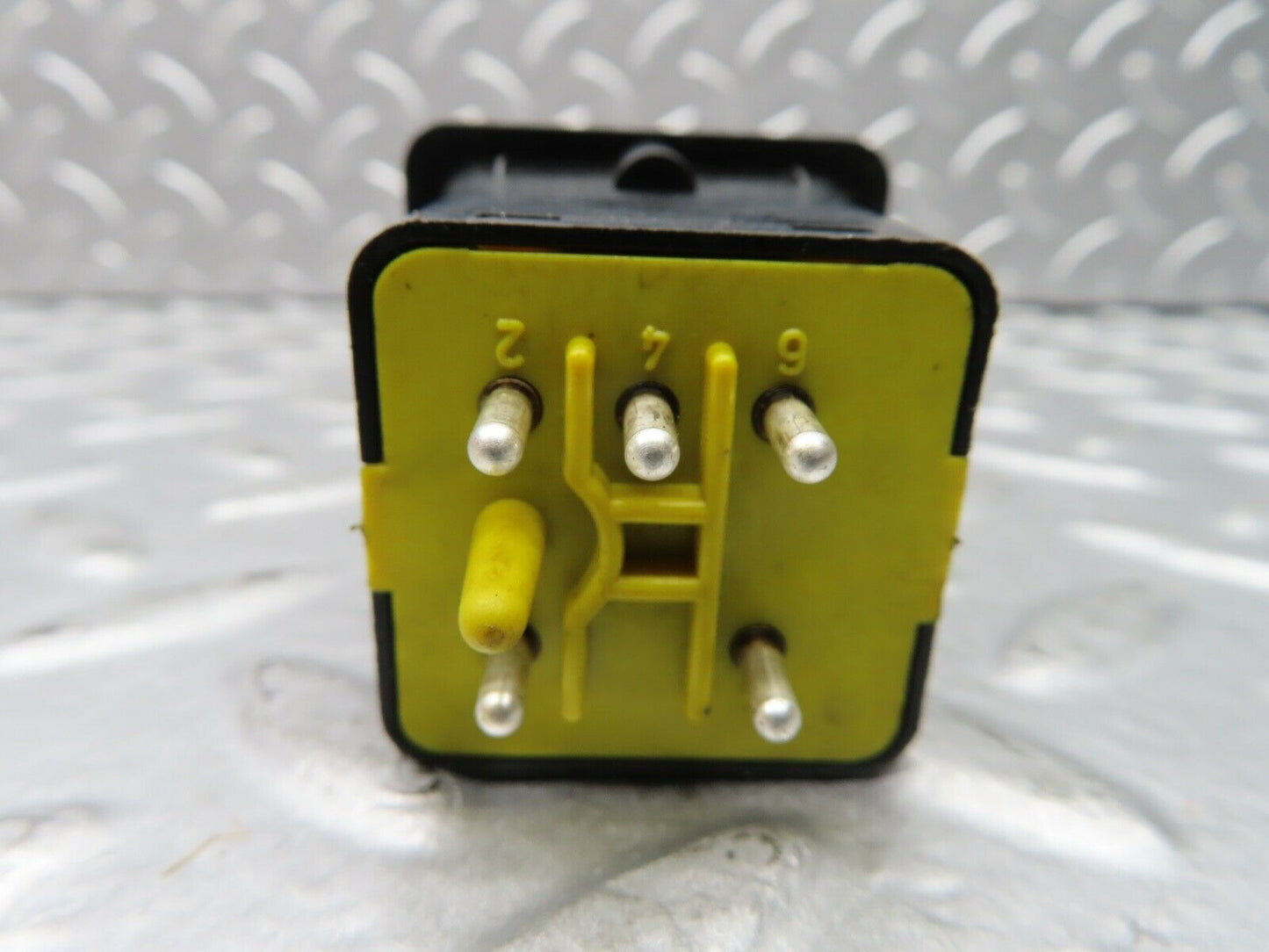 21155 Mercedes-Benz W123 230E Mirror Control Switch 2018200610