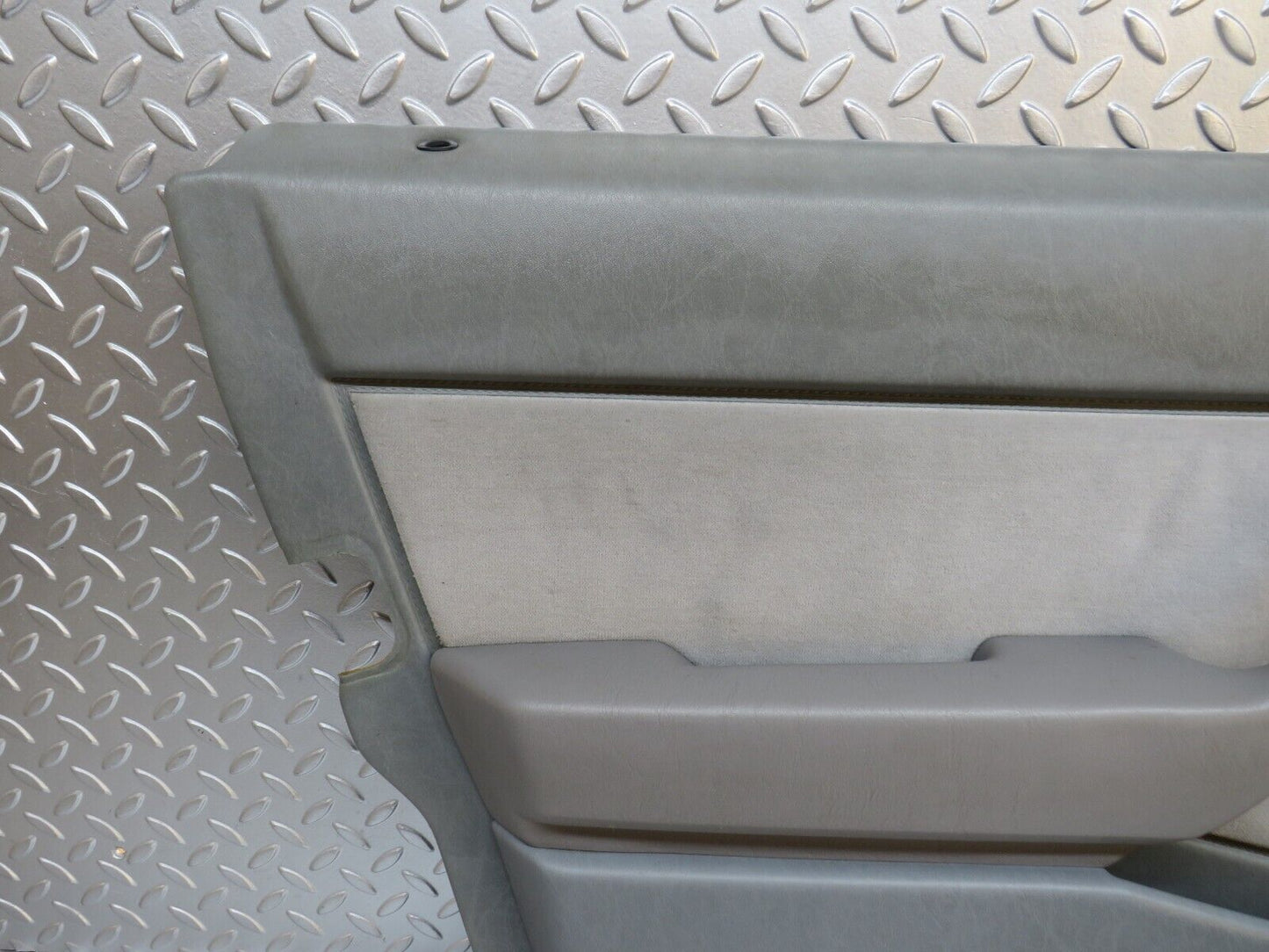 32340 Mercedes-Benz S124 300TE Wagon Front Left Door Card Grey