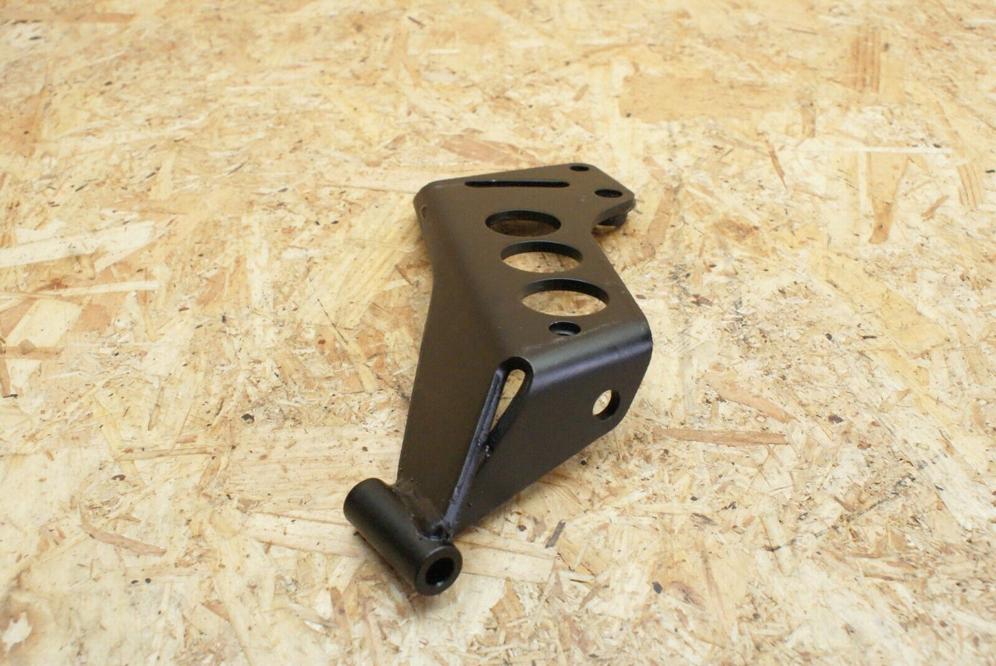 2439 Mercedes-Benz W123 280E Power Steering Pump Holder Bracket