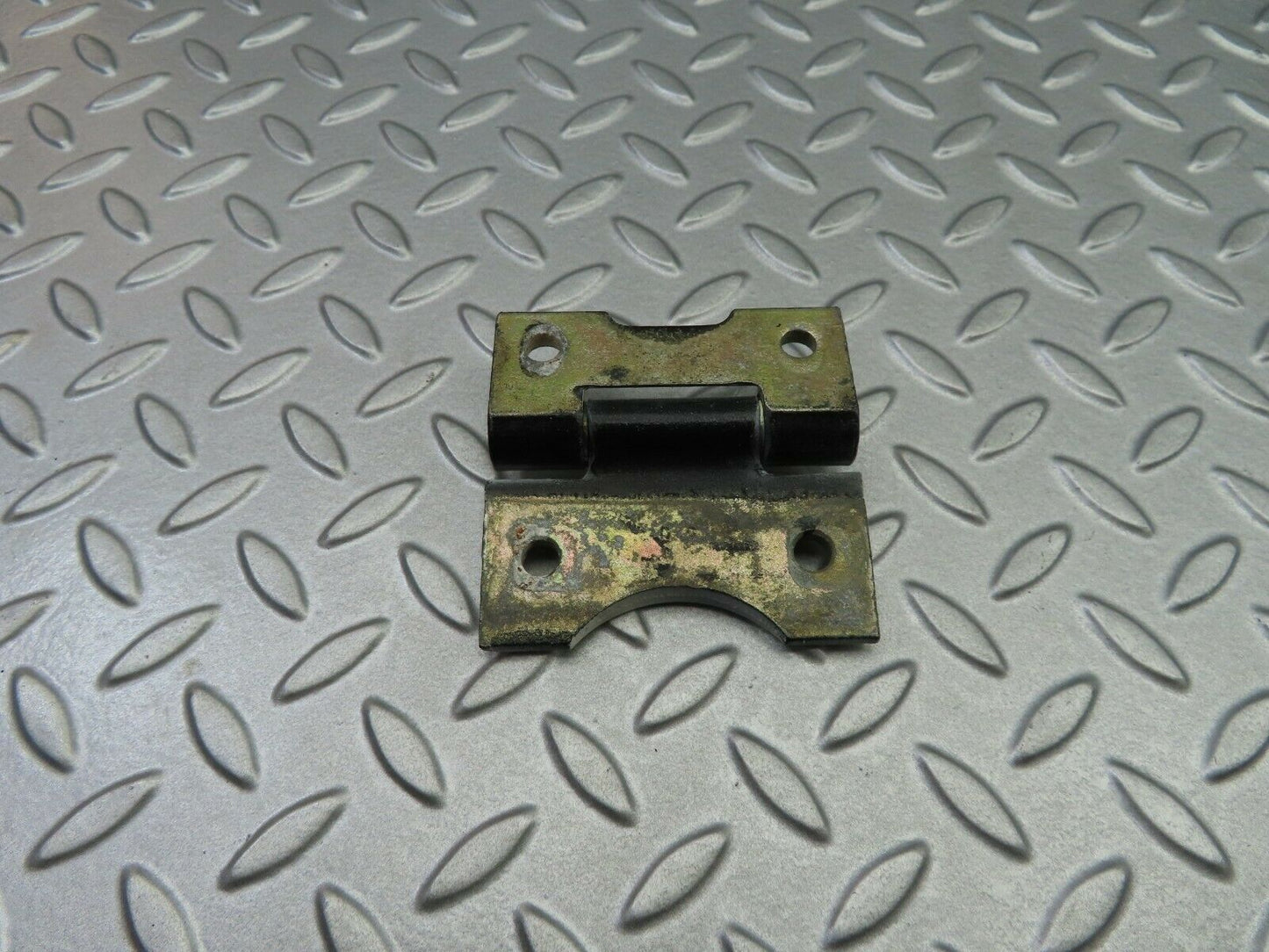 5847 Mercedes-Benz W123 200 Door Hinge 1237200037