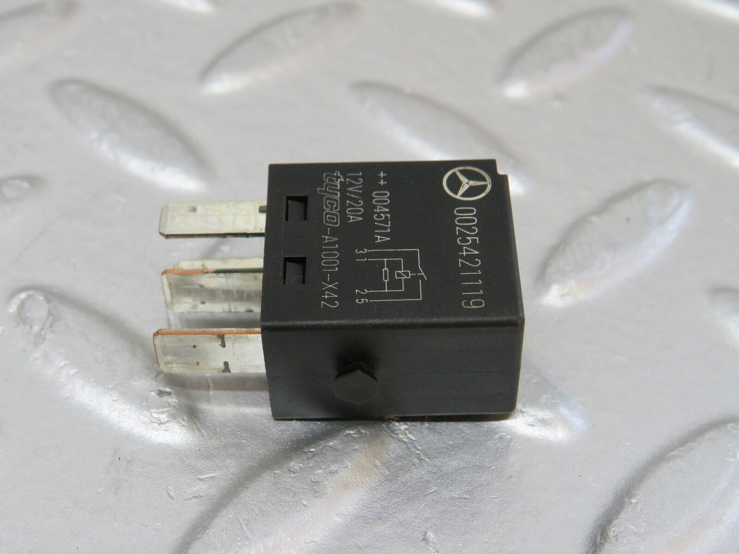 34873 Mercedes-Benz W210 320E Indicator Relay 0025421119