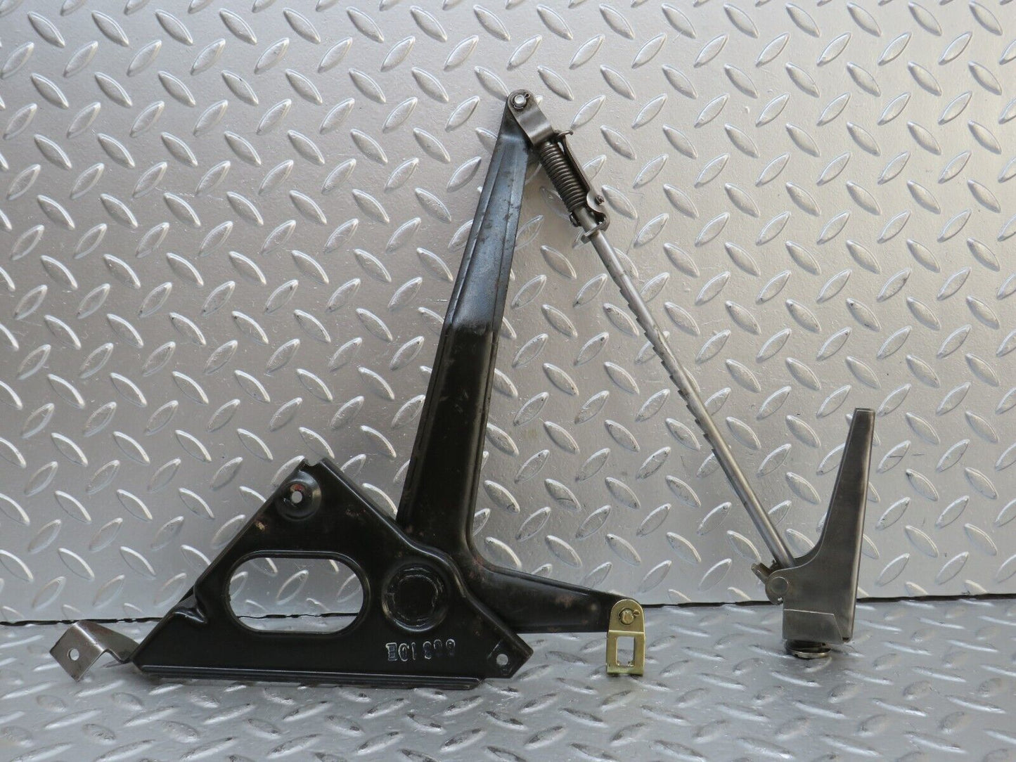 28141 Mercedes-Benz W123 280E Handbrake Regulator
