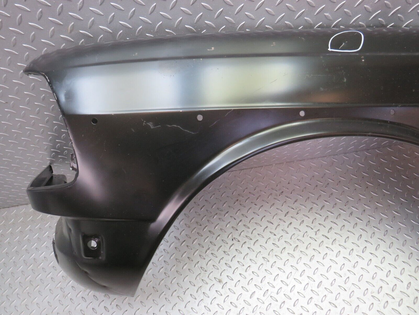 27093 Mercedes-Benz W123 280E Front Left Wing Fender