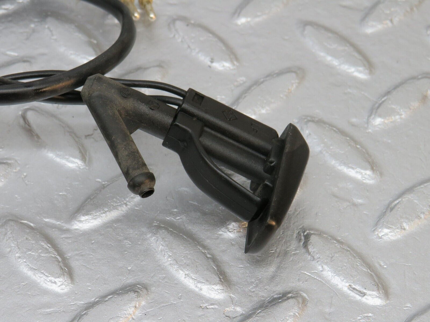39740 Mercedes-Benz R129 320SL Coupe Windscreen Washer Nozzle