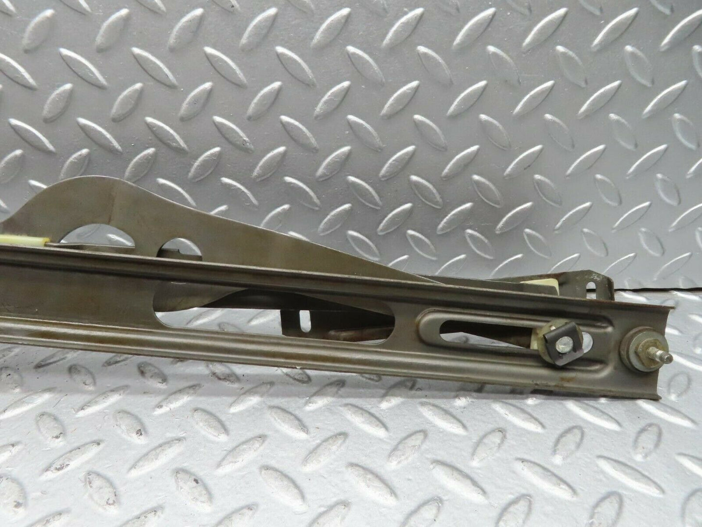 16638 Mercedes-Benz C107 380SLC Front Right Power Window Regulator 1077200846