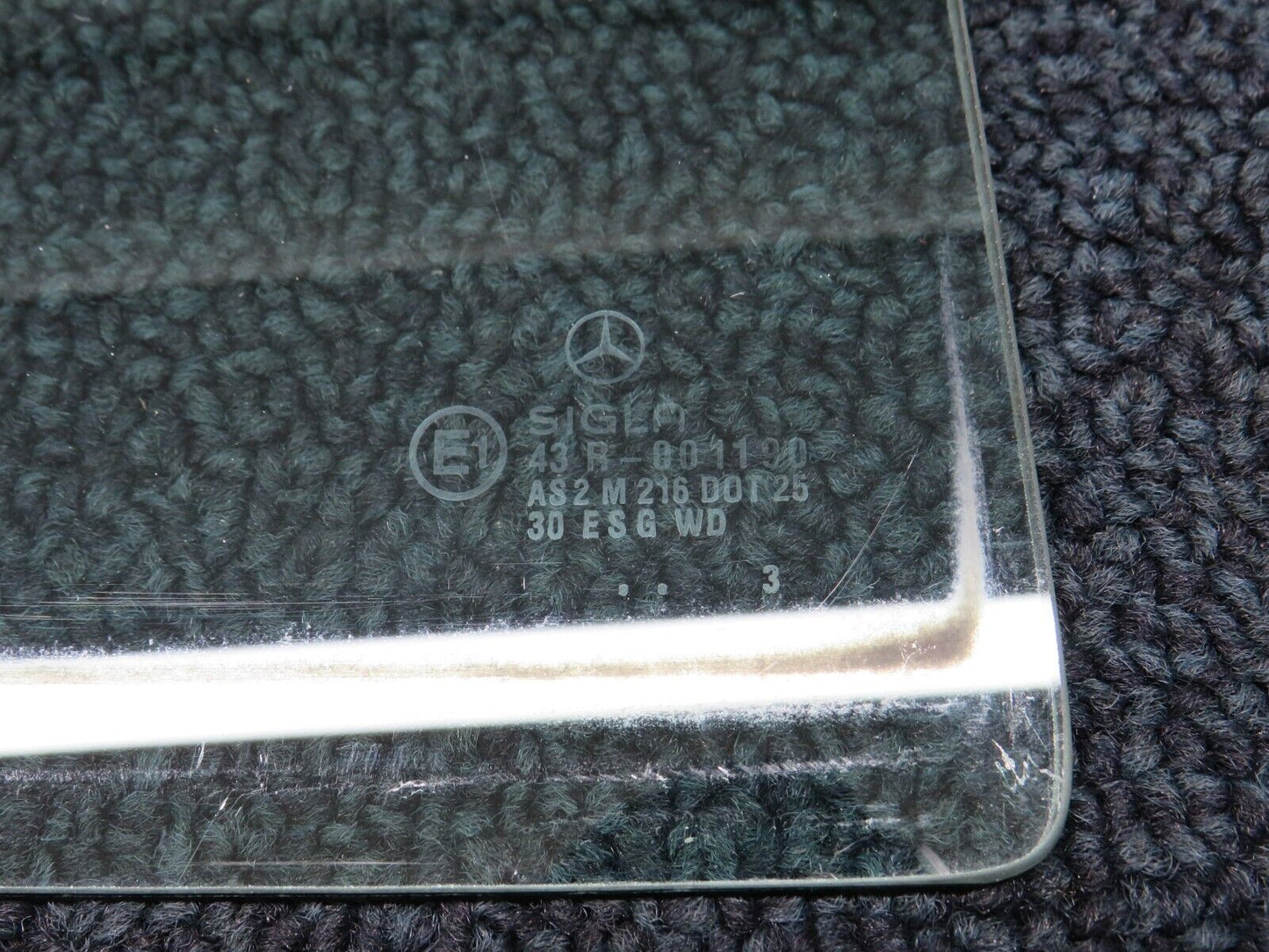 31478 Mercedes-Benz S124 220TE Wagon Rear Right Quarter Window Glass