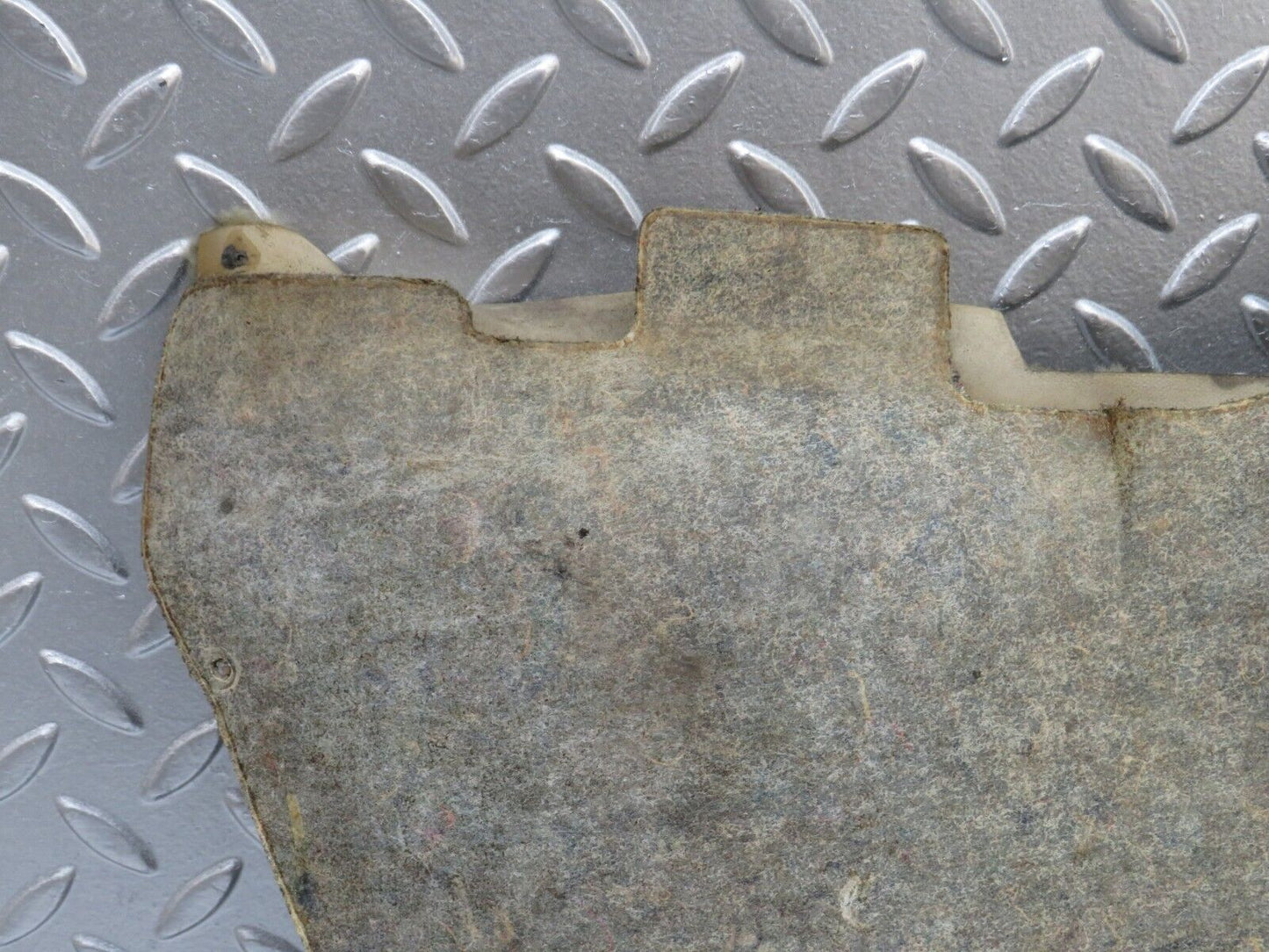 34156 Mercedes-Benz W124 260E Centre Console Carpet Right Side Beige