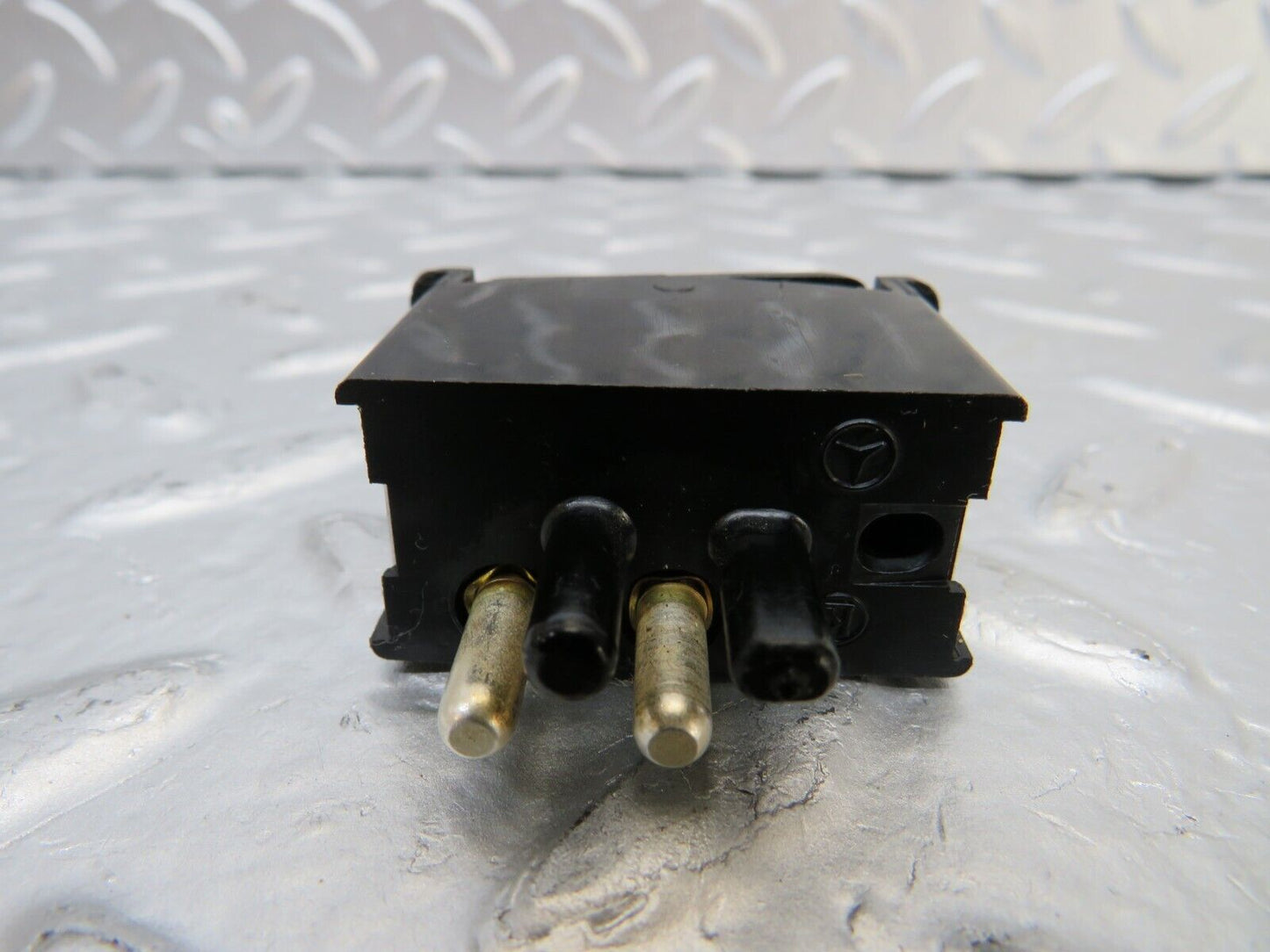 25521 Mercedes-Benz W123 200 Interior Light Switch 0008205910