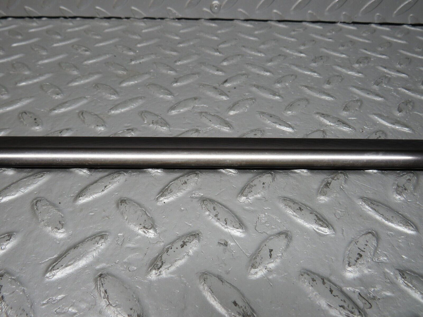 39653 Mercedes-Benz R129 320SL Coupe Right Door Window Moulding Trim
