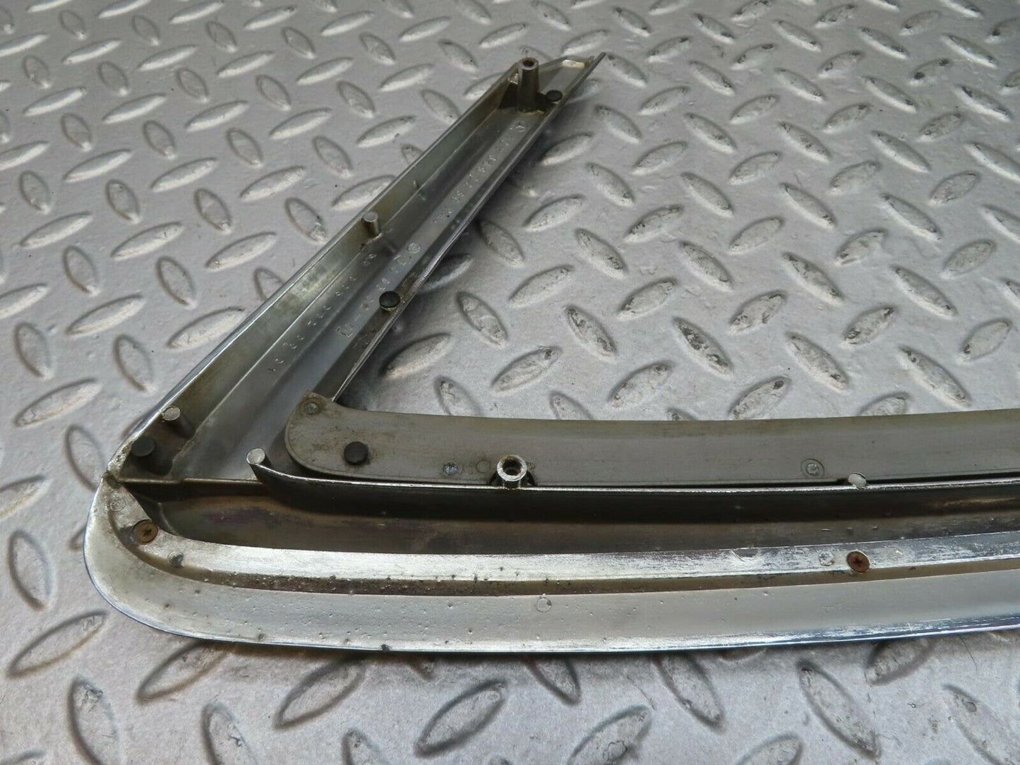16588 Mercedes-Benz C107 380SLC Rear Right Quarter Window Chrome Frame
