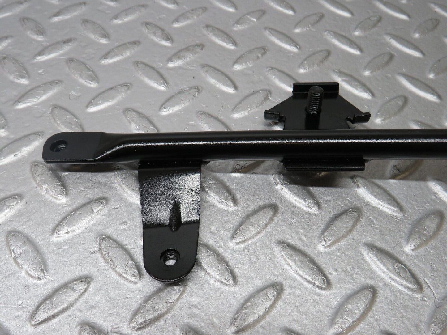 36140 Mercedes-Benz W126 420SE Horn Bracket Horn Holder