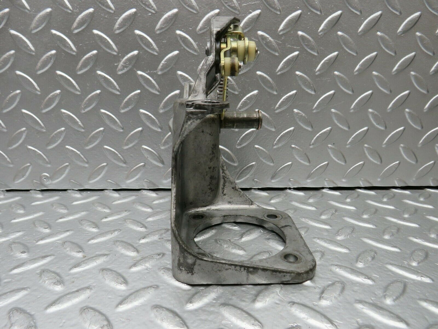 22516 Mercedes-Benz C124 E220 Coupe Brake Pedal Bracket 1242900919