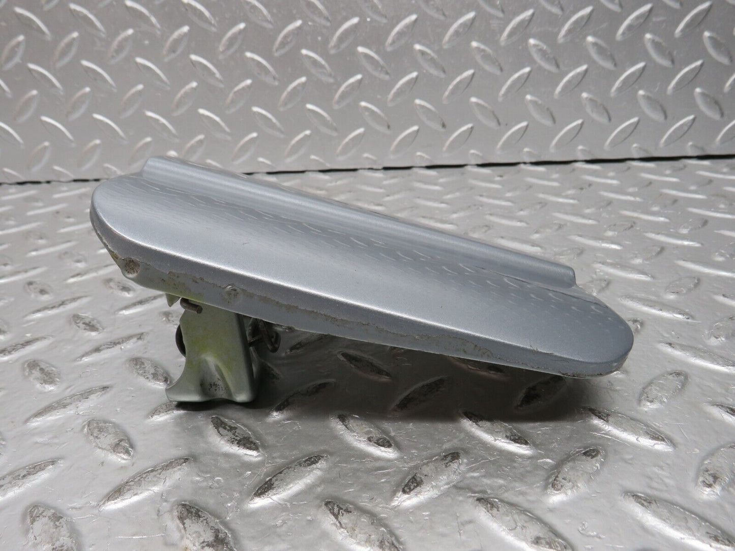 32064 Mercedes-Benz W123 230E Fuel Tank Flap Cap 1235840039