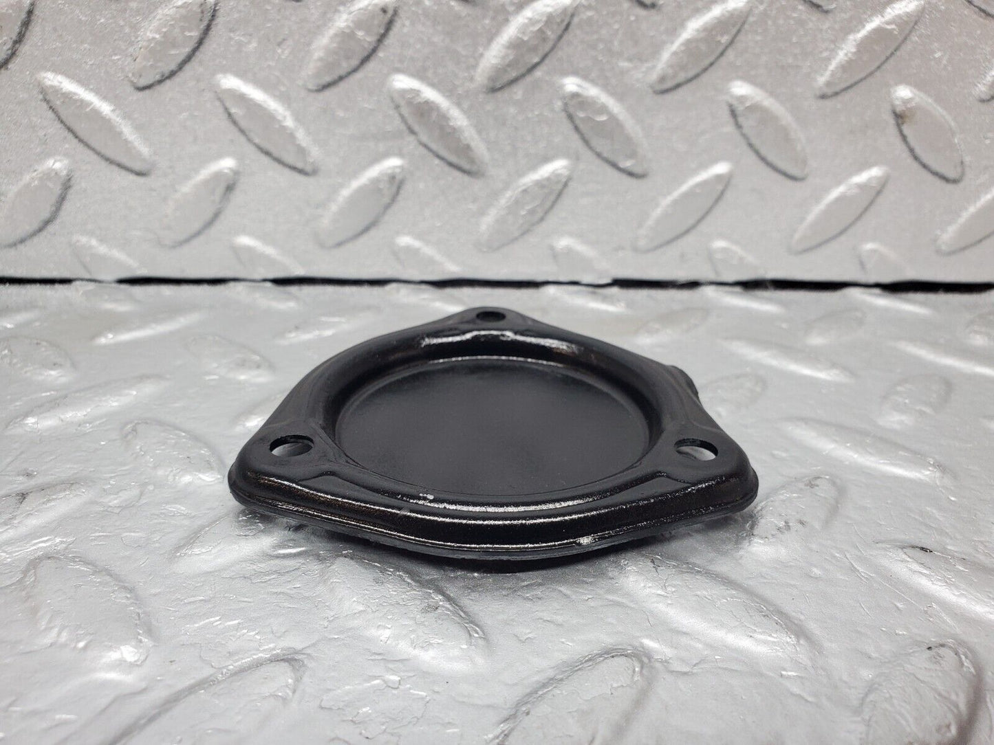 44823 Mercedes-Benz W124 220E Camshaft Access Cover Plate